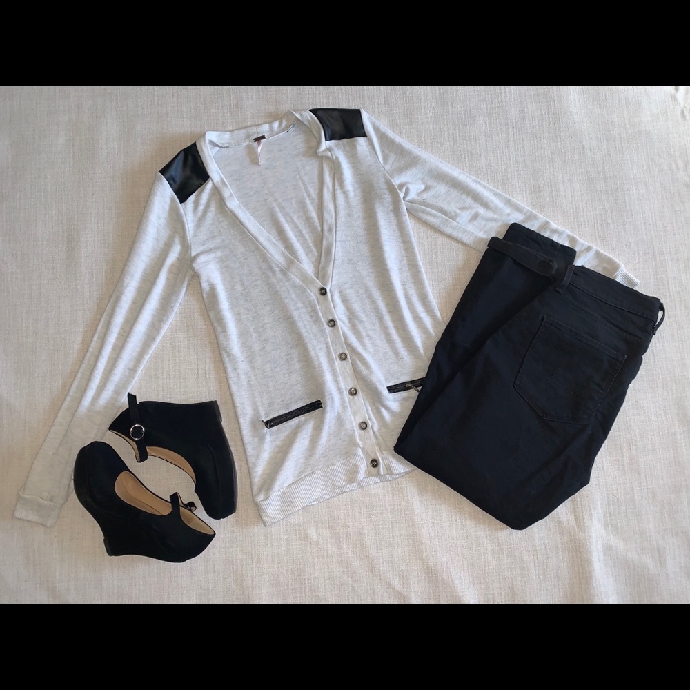 Black and white cardigan 🖤🤍